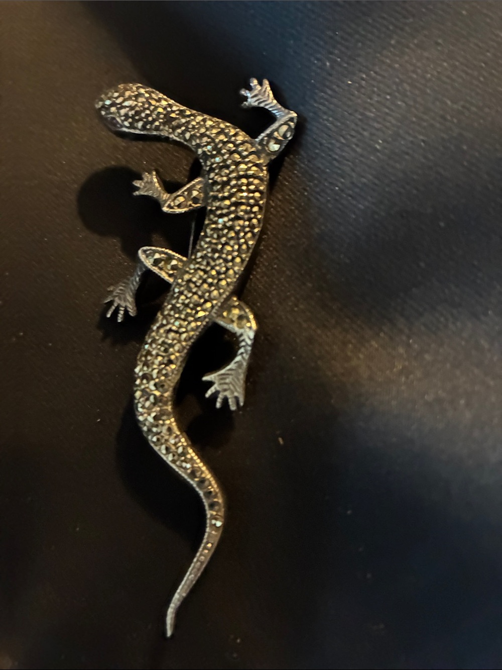 Silver Lizard Reptile Décor – Metallic Silver Gecko Accent